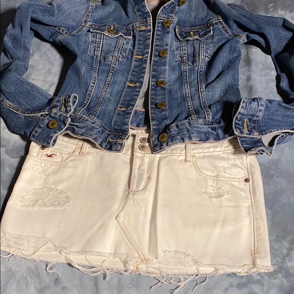 Hollister Distressed Mini Skirt - Picture 2 of 16